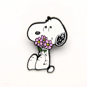 Pin's Snoopy 'Give Hugs' Flowers | PEANUTS X MAGPIE
