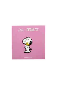 Pin's Snoopy 'Give Hugs' Hugs | PEANUTS X MAGPIE