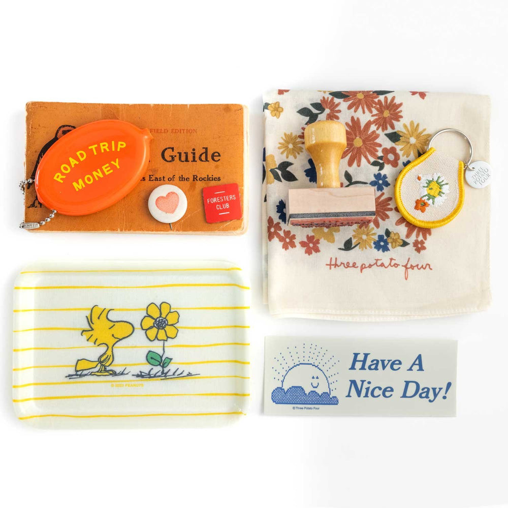 Plateau Snoopy Peanuts 'Woodstock Flower' | PEANUTS X THREE POTATO FOUR