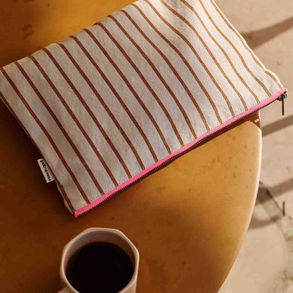 Pochette ‘Lili’ Rayures Tennis Pecan / Greige | ROSE IN APRIL