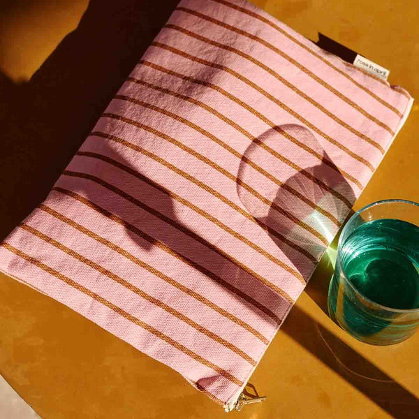 Pochette ‘Lili’ Rayures Tennis Pecan / Strawberry | ROSE IN APRIL