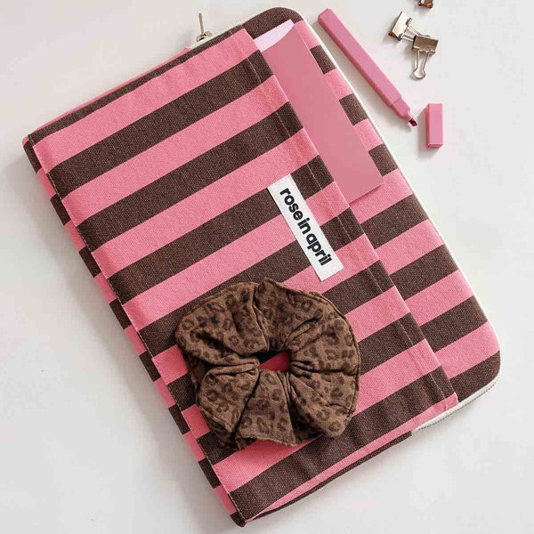 Housse d'ordinateur 'Octave' 13-14" Rayures Funky pink / Olive | ROSE IN APRIL