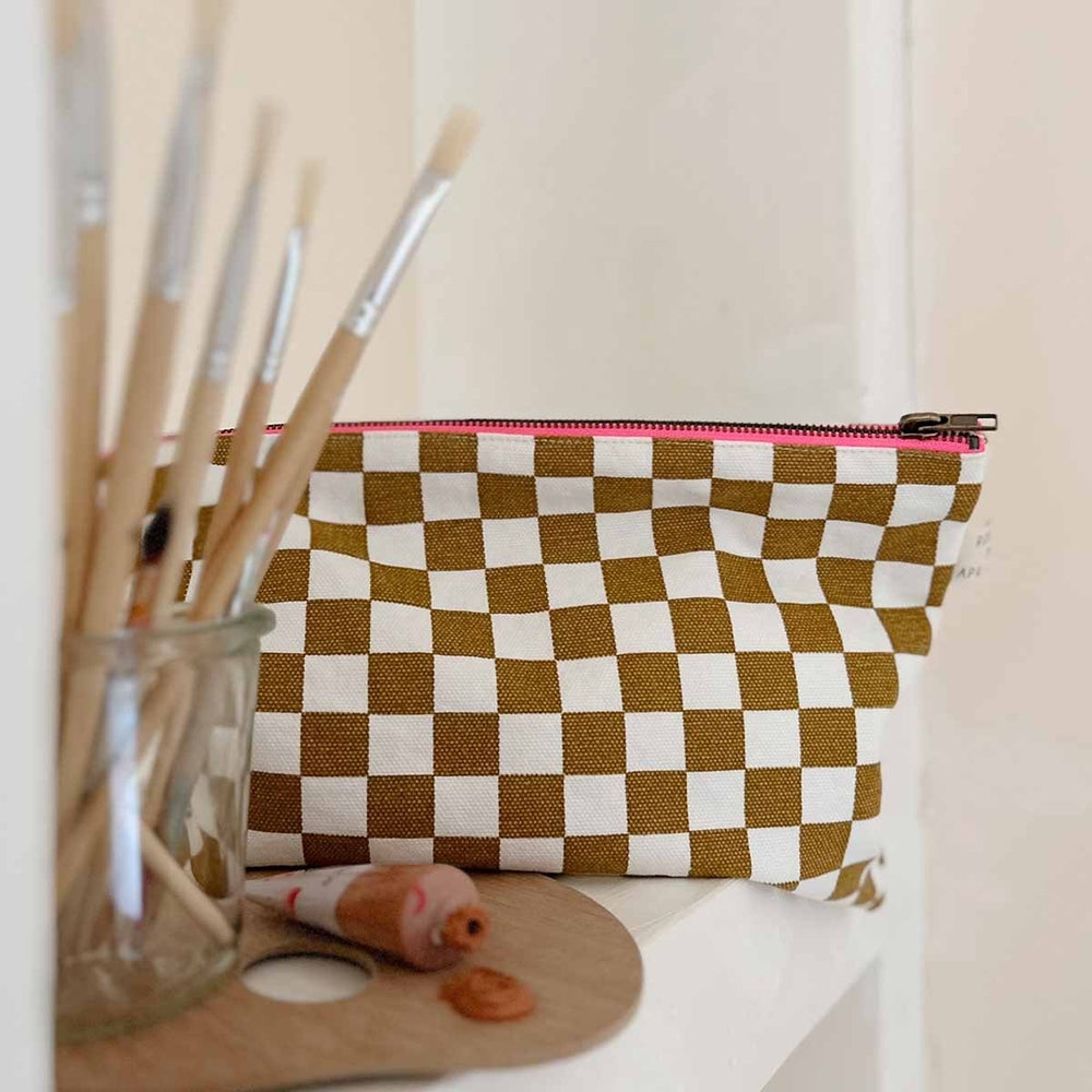 Pochette 'Lili' Damier Caramel | ROSE IN APRIL