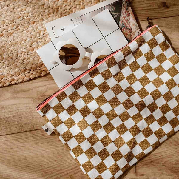 Pochette 'Lili' Damier Caramel | ROSE IN APRIL