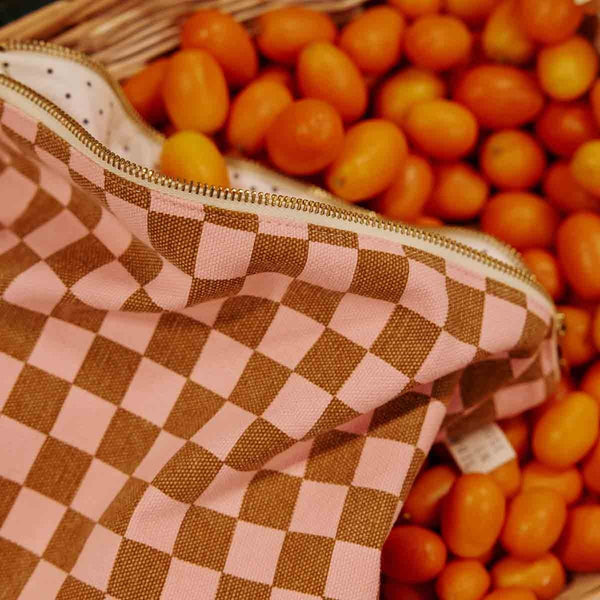 Pochette 'Lili' Damier Strawberry | ROSE IN APRIL