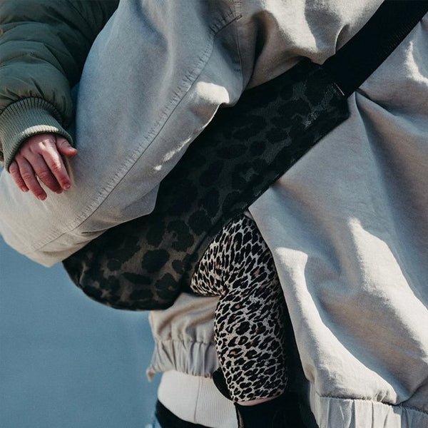 Porte-bébé Léopard Gris | WILDRIDE