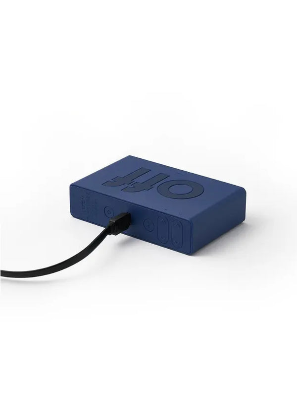 Réveil ‘Flip classic’ Bleu foncé | LEXON
