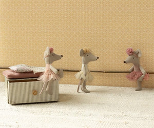Souris Ballerine 'Petite Soeur' Blanc cassé | MAILEG