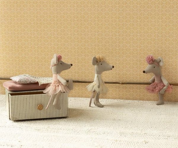 Souris Ballerine 'Petite Soeur' Blanc cassé | MAILEG