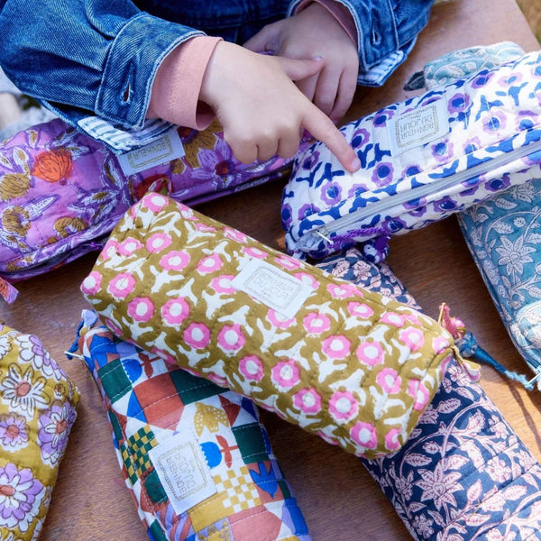 Trousse à crayons 'Nila' Isha Cassis | BONHEUR DU JOUR