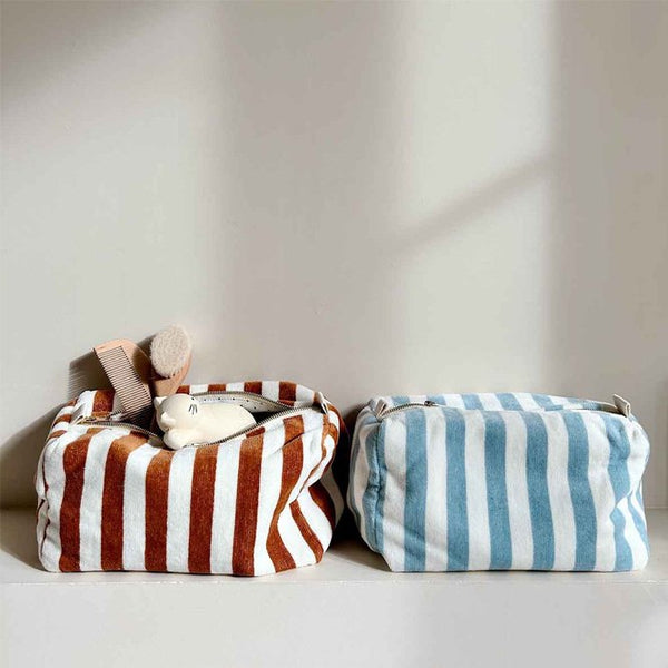 Trousse de Toilette 'Vic' Rayures Blue Cloud | ROSE IN APRIL