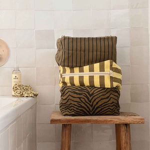 Trousse de toilette ‘Vic’ Rayures Olive / Lemon | ROSE IN APRIL