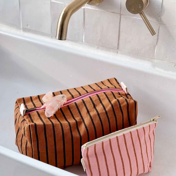 Trousse de toilette 'Vic' Rayures Tennis Ginger | ROSE IN APRIL