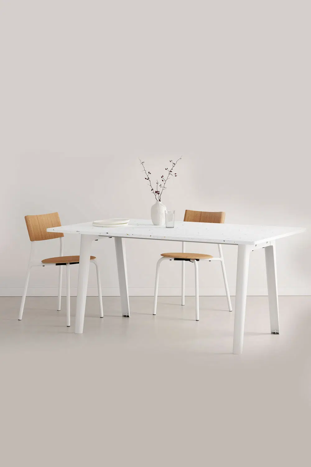 Table à manger New Modern 160 x 95cm en plastique recyclé | TIPTOE