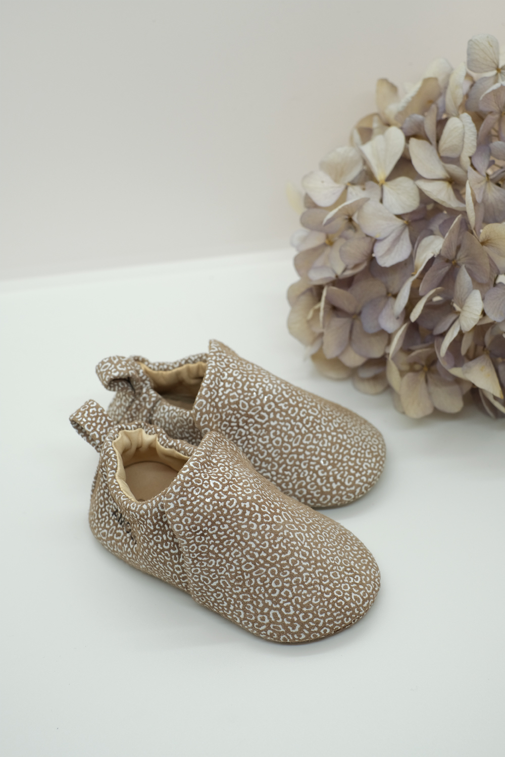 Chausson A 'Léo Taupe' | CRAIE STUDIO