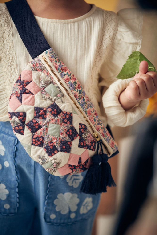 Banane Enfant 'Boby' Smallstar-Blush Flow | LOUISE MISHA