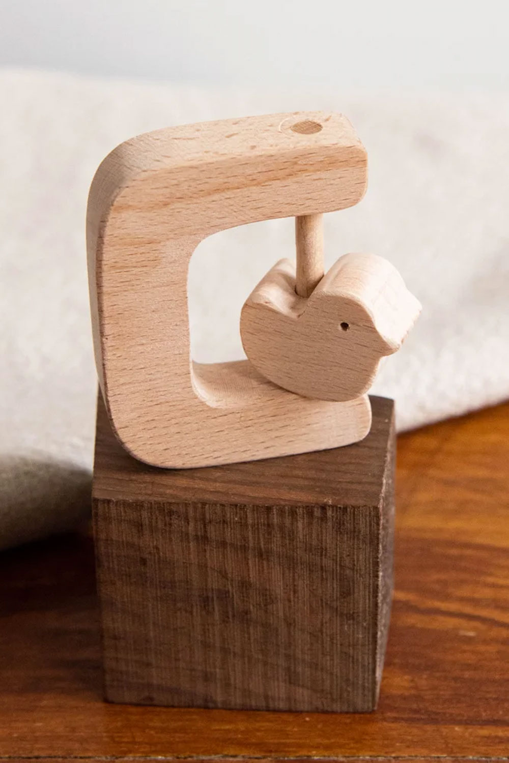 Hochet en bois 'Bird' | KMR CHILDHOOD
