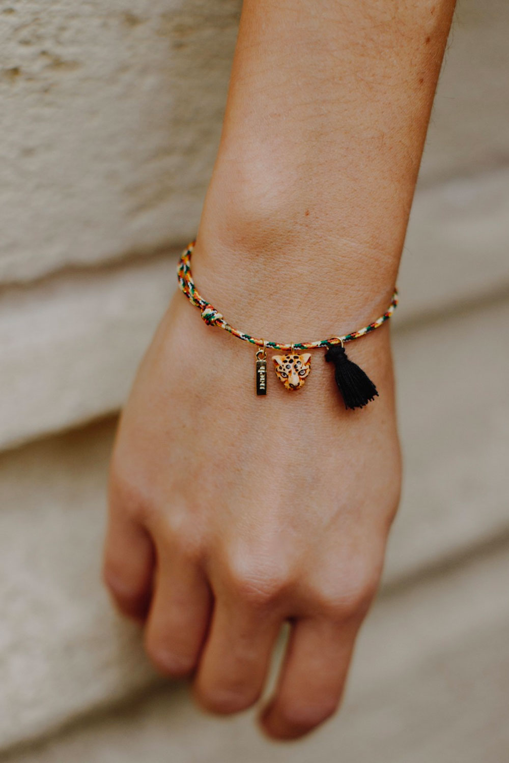 Bracelet 'Charm's' multicolore Léopard avec pompon | NACH BIJOUX