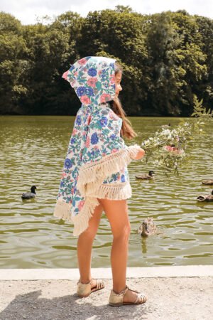 Cape de bain 'Mael' Blue Summer Meadow | LOUISE MISHA