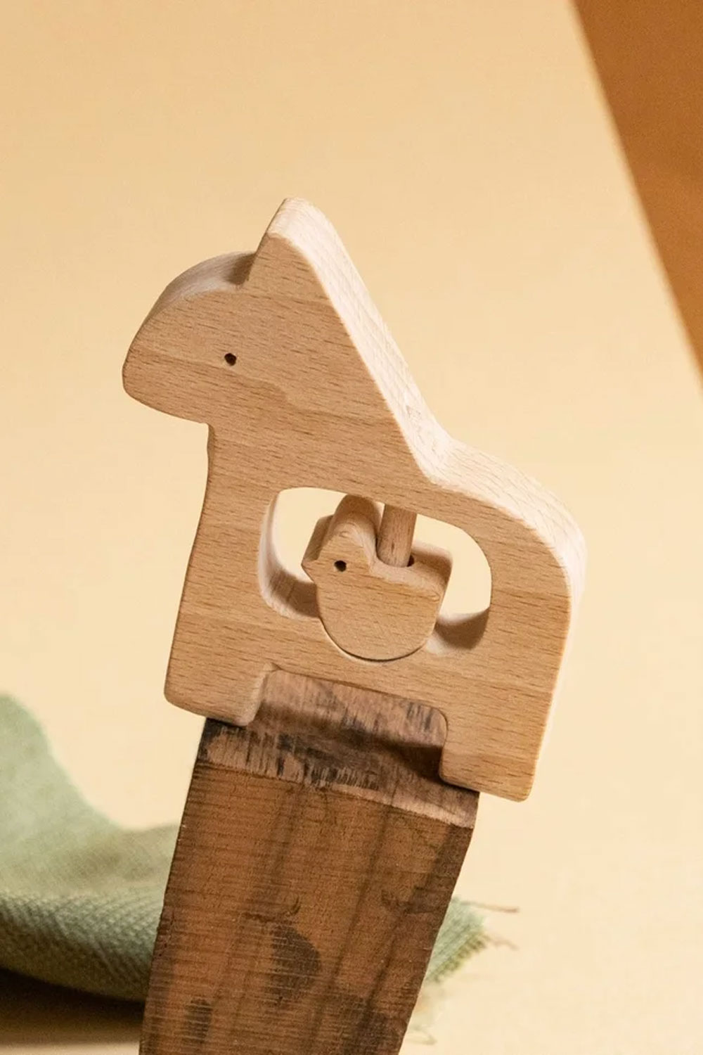 Hochet en bois 'Dada & Bird' | KMR CHILDHOOD