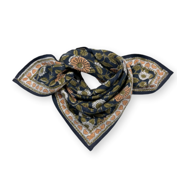 Petit foulard Manika 'Coeur' Reglisse | APACHES COLLECTIONS – Image 4