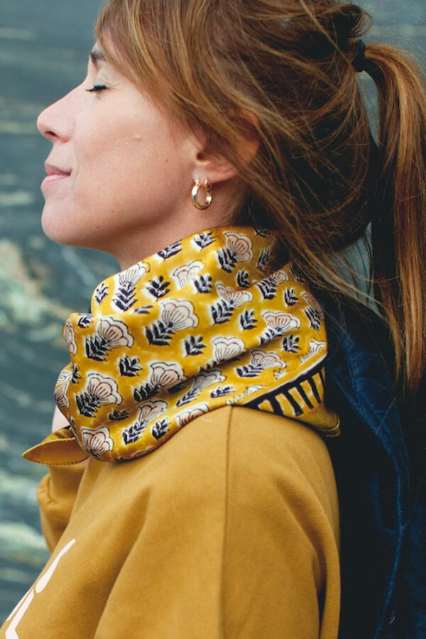 Foulard en soie Latika 'Poppy' Gold