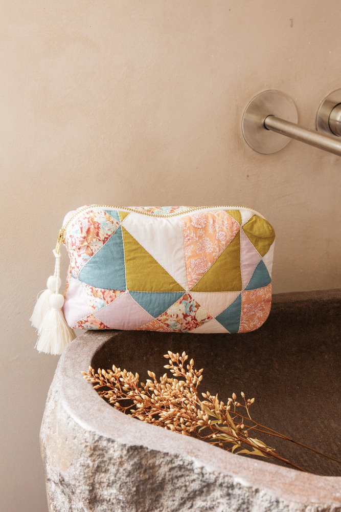 Pochette 'Teiki' Patch Sweet Pastel | LOUISE MISHA