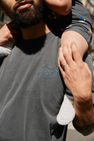 T-shirt 'Su-père' Gris foncé | TAJINEBANANE