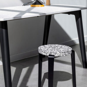 Tabouret Lou 45cm en plastique recyclé Macchiato | TIPTOE