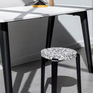 Tabouret Lou 45cm en plastique recyclé Macchiato | TIPTOE