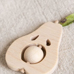 Hochet en bois 'Tutti Frutti' Pear | KMR CHILDHOOD