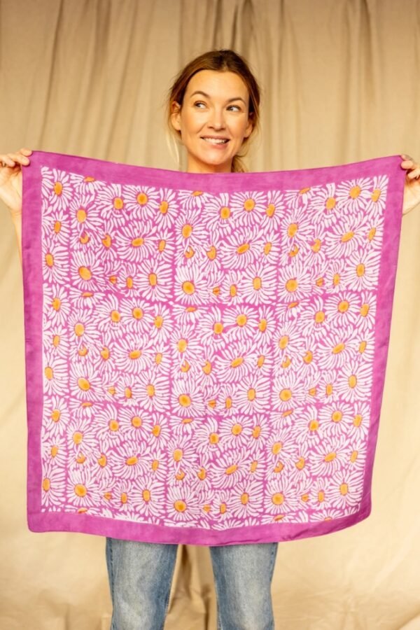 Foulard Lalavida 'Marguerite' Fuchsia | APACHES COLLECTIONS