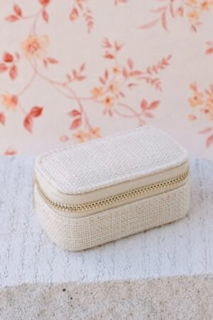 Mini boîte à bijoux de voyage 'Marie' en lin Beige | MAISON SCARLETT