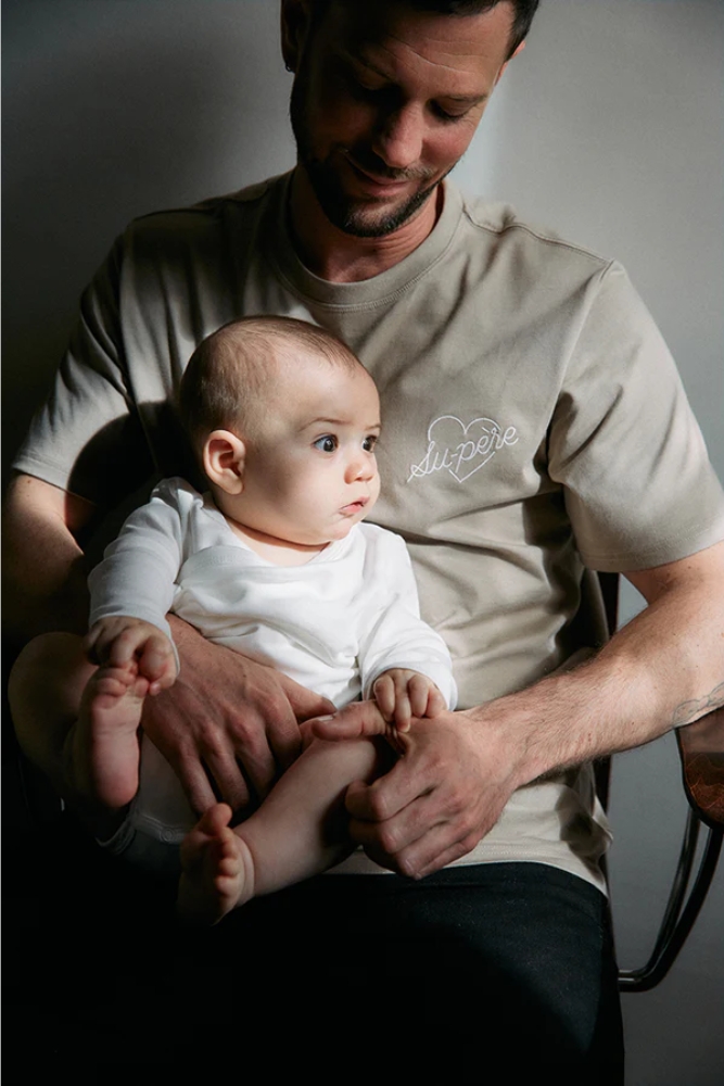 Tee-shirt 'Su-père' Gris clair | TAJINEBANANE
