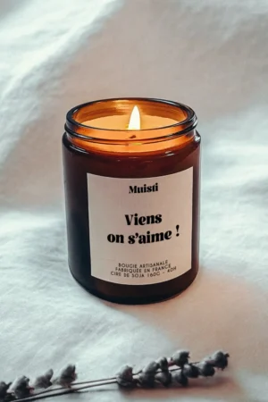 Bougie parfumée 'Viens on s'aime' Bois précieux | MUISTI