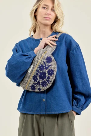 Sac banane brodé 'Kadhai' Small Checkmate | APACHES COLLECTIONS